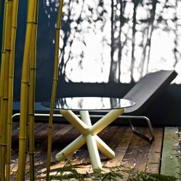 Table d'appoint Toy Plateau en Verre Face Serralunga JardinChic