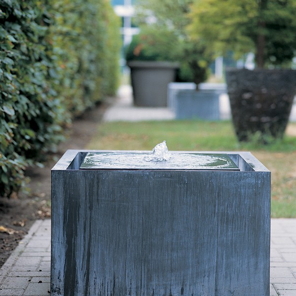 Fontaine Zinc Cubique Domani JardinChic Fontaine Zinc Cubique Domani JardinChic